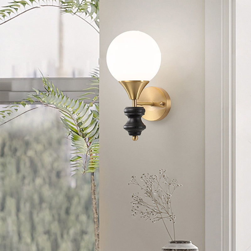 Traditionelle Vintage Orb Runde Glas Walnuss Messing 1/2 Licht Wandleuchte Lampe für Wohnzimmer 