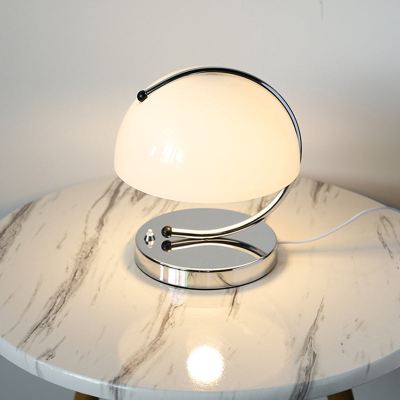Lampe de table contemporaine nordique en verre courbé en demi-cercle en fer à 1 lumière pour chambre à coucher 