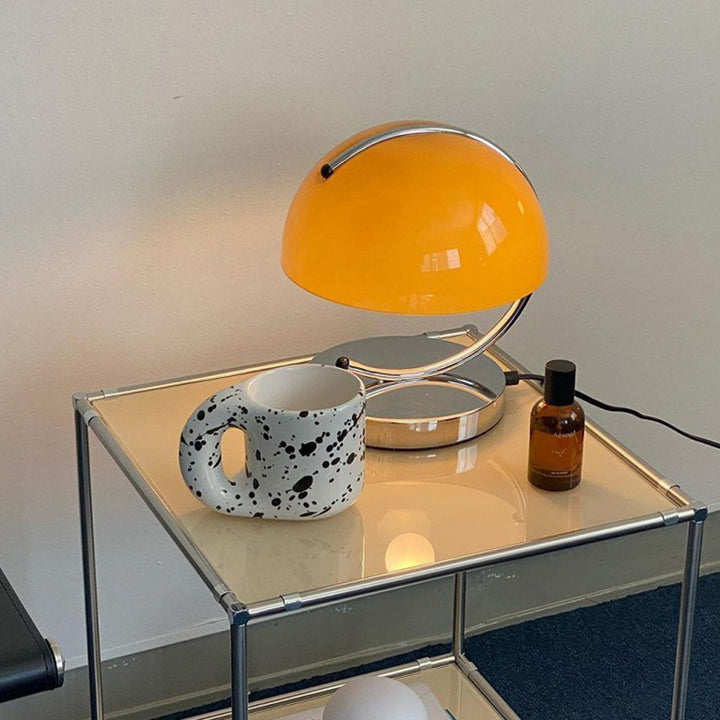 Lampe de table contemporaine nordique en verre courbé en demi-cercle en fer à 1 lumière pour chambre à coucher 