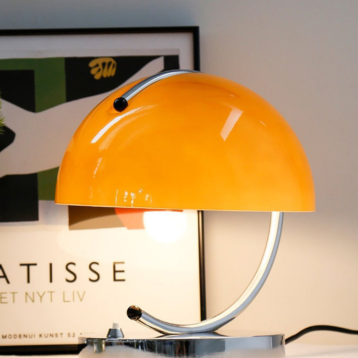 Lampe de table contemporaine nordique en verre courbé en demi-cercle en fer à 1 lumière pour chambre à coucher 