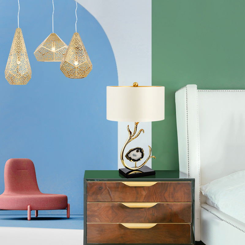 Contemporary Scandinavian Curved Round Silk Onyx Hardware 1-Light Table Lamp For Living Room