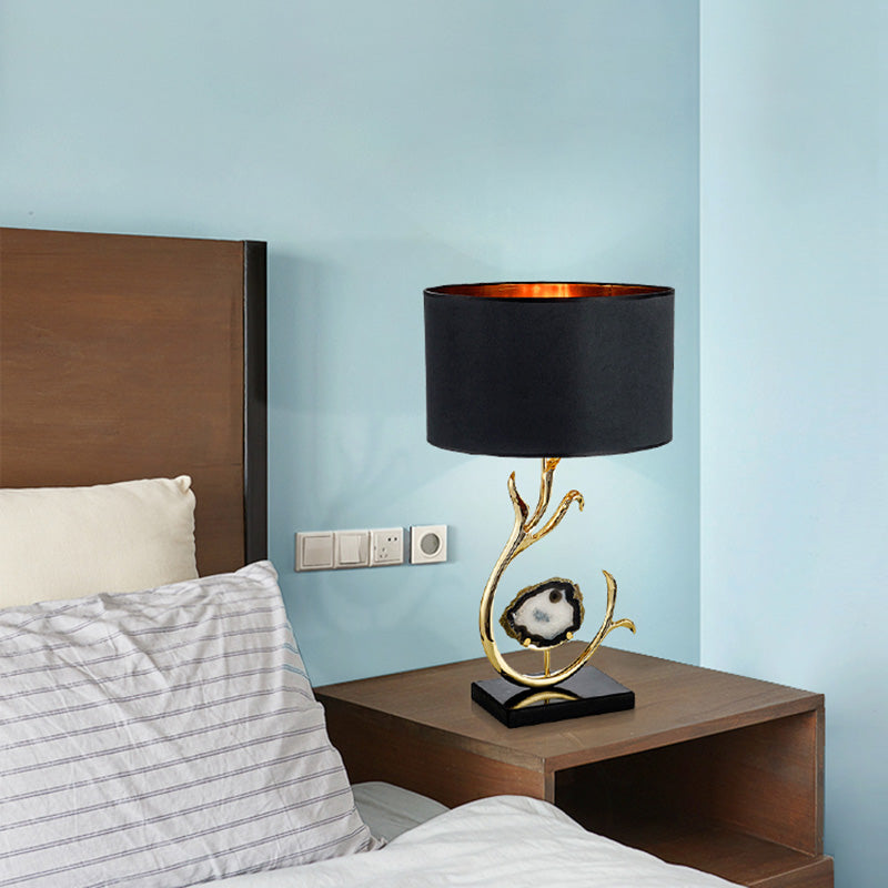 Contemporary Scandinavian Curved Round Silk Onyx Hardware 1-Light Table Lamp For Living Room