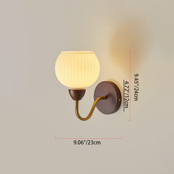 Applique murale 1 lumière en bois de frêne avec verre plissé demi-rond vintage traditionnel pour chambre 