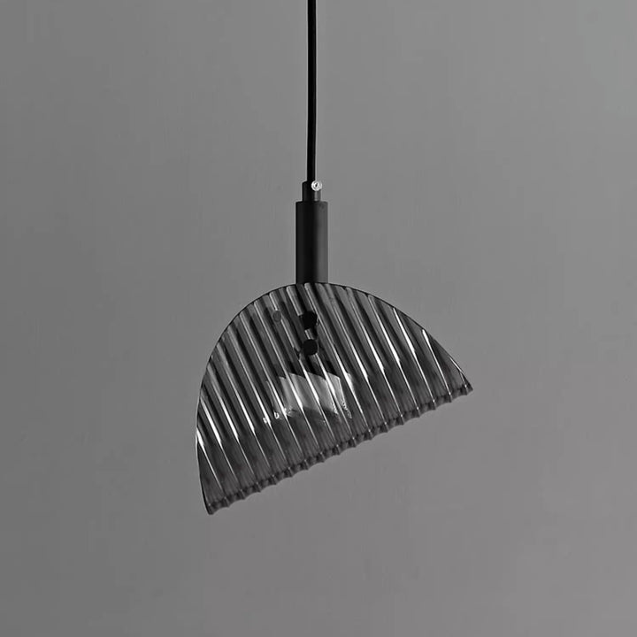 Zeitgenössische skandinavische gebogene Bogen-Glas-Hardware-LED-Pendelleuchte für das Schlafzimmer 