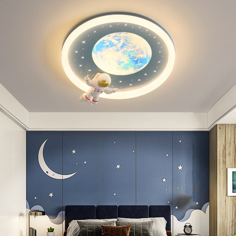 ضوء سقف LED مثبت بشكل مسطح من الأكريليك والحديد للأطفال بأسلوب آرت ديكو الحديث بتصميم كوكب رائد فضاء لغرفة النوم 