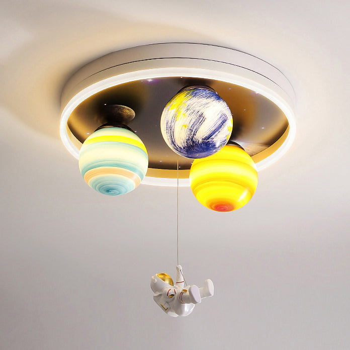 Luz de techo LED empotrada redonda de resina acrílica e hierro para dormitorio de astronauta planetario infantil de estilo Art Deco moderno 