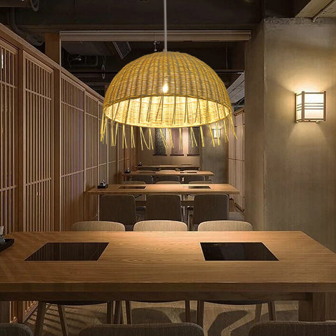 Traditionelle japanische Halbkreiszweig-Erdbeereisen 1-Licht Pendelleuchte für Wohnzimmer 