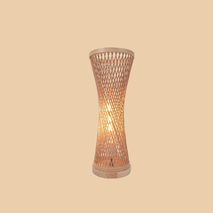 Lampe de table traditionnelle japonaise à une lumière avec petit abat-jour rond en bambou ajouré pour chambre à coucher 