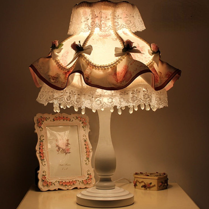Modern Art Deco Round Lace Fabric Plastic 1-Light Table Lamp For Bedroom