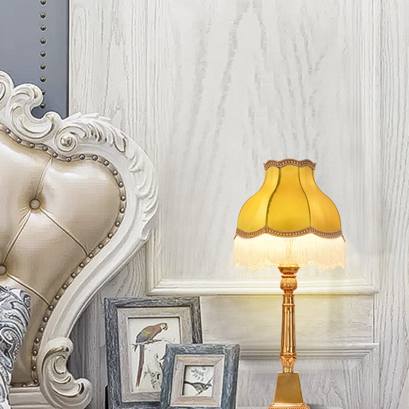 Lampe de table 1 lumière en laiton avec tissu carré rond à pampilles vintage traditionnelle pour salon 