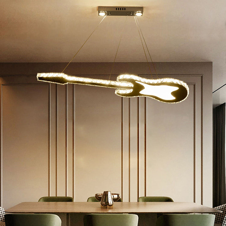 Chandelier LED en acier inoxydable avec cristaux en forme de guitare moderne de luxe pour salon 