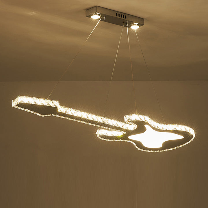 Chandelier LED en acier inoxydable avec cristaux en forme de guitare moderne de luxe pour salon 