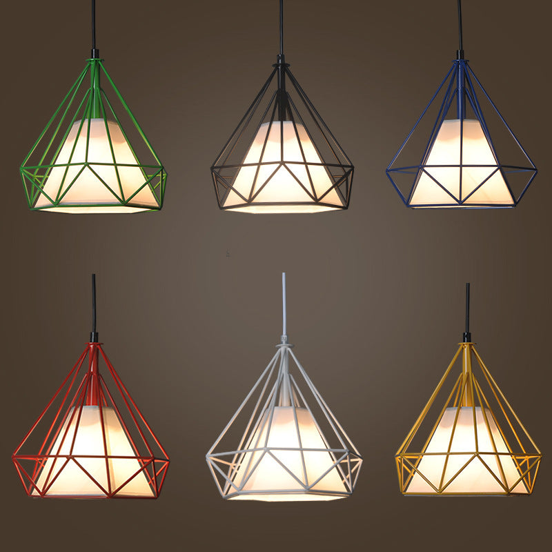 Zeitgenössische industrielle dreieckige Kegel-prismatische Stoffeisen 1-Licht Pendelleuchte für das Wohnzimmer 