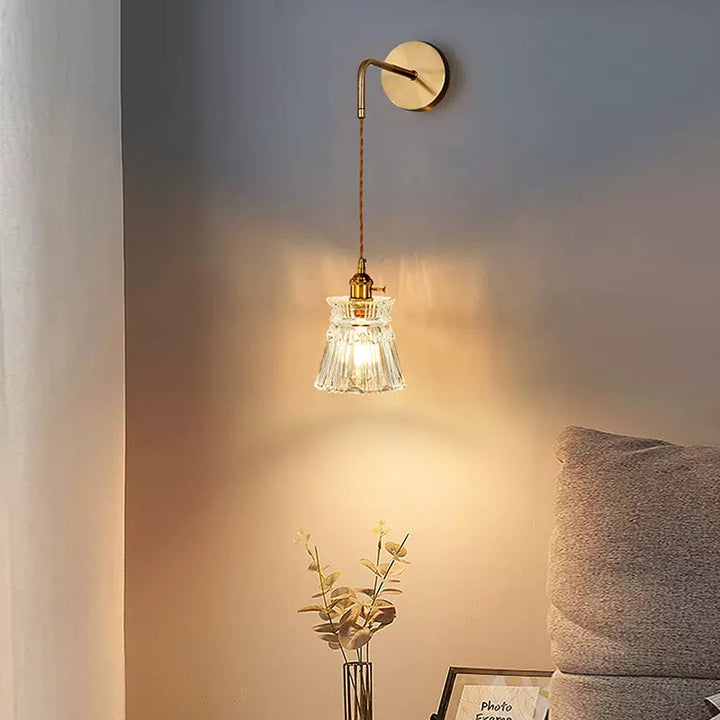 Applique murale 1 lumière en cuivre et fer avec abat-jour en verre et pétales de vase en forme de jupe fleur contemporaine pour salon 