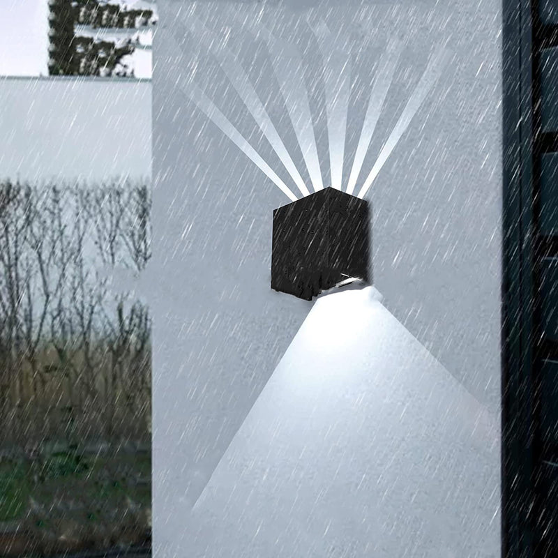 Applique murale LED carrée en aluminium minimaliste moderne pour patio extérieur 