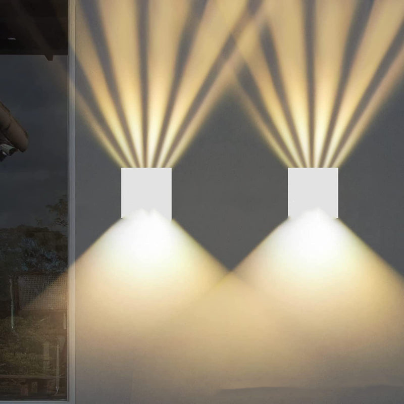 Applique murale LED carrée en aluminium minimaliste moderne pour patio extérieur 