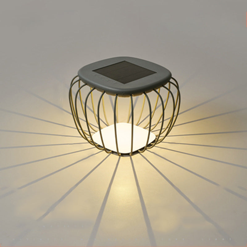 Paysage extérieur LED carré creux minimaliste moderne solaire étanche PE fer pour patio extérieur 