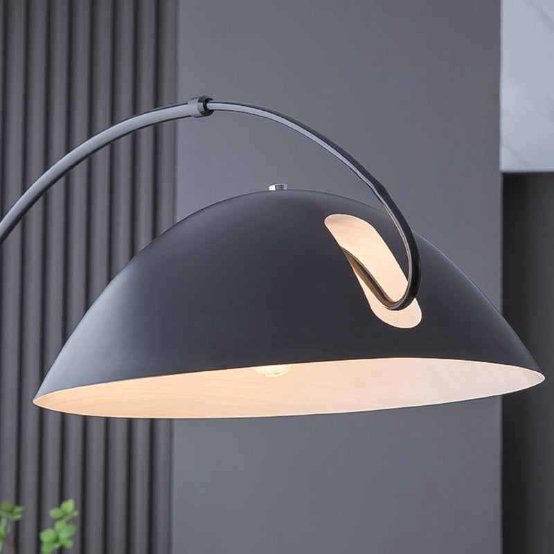 Lampe de sol contemporaine scandinave en métal de fer incurvé semi-circulaire avec un abat-jour en marbre pour salon 