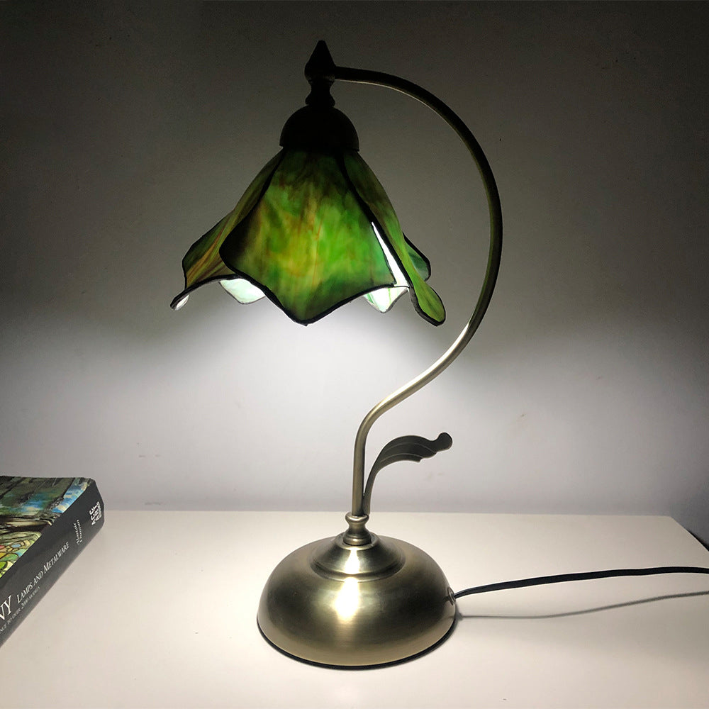 Traditional Tiffany Conical Glass Iron 1-Light Table Lamp For Bedroom