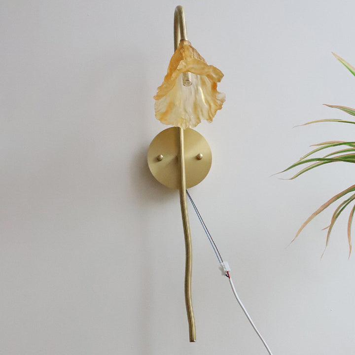 Traditionelle chinesische lang ausgestellte Blume glasierte Kupfer 1-Licht Wandleuchte für das Wohnzimmer 