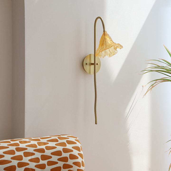 Traditionelle chinesische lang ausgestellte Blume glasierte Kupfer 1-Licht Wandleuchte für das Wohnzimmer 