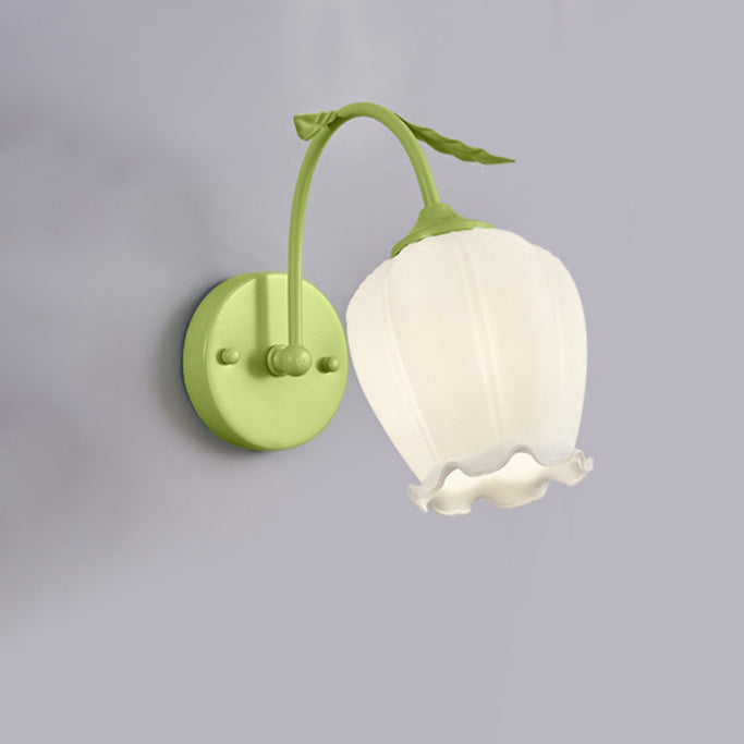 Applique murale en fer à 1 lumière avec abat-jour en verre rond et courbé de style floral traditionnel français pour salon 