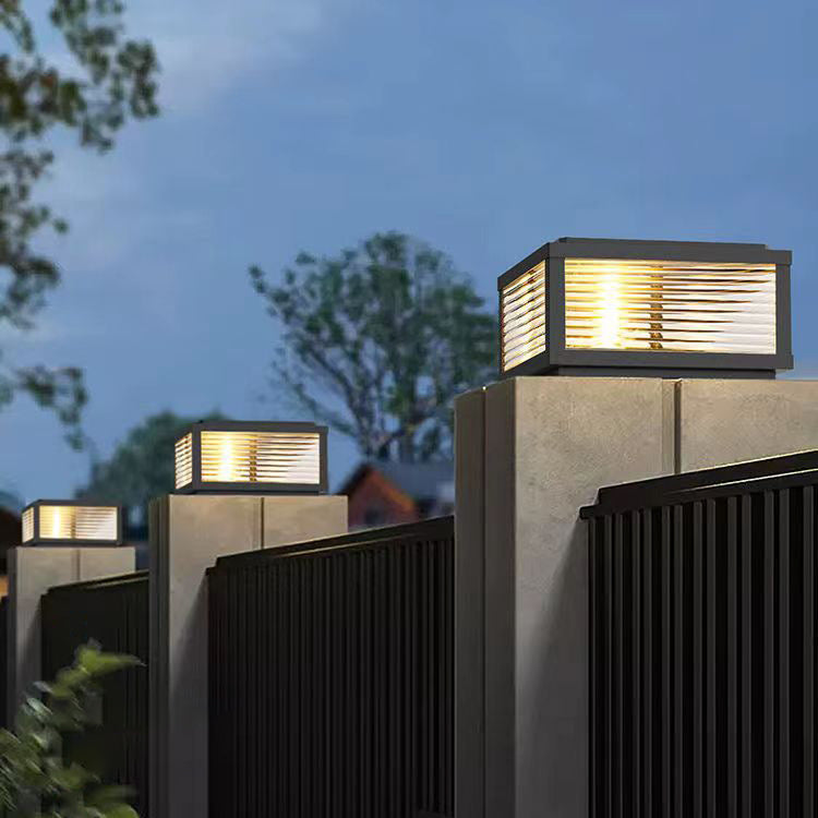 Carré Minimaliste Moderne à Rayures en Fer Galvanisé et Acier Inoxydable avec LED Solaire pour Paysage Extérieur pour Patio Extérieur 