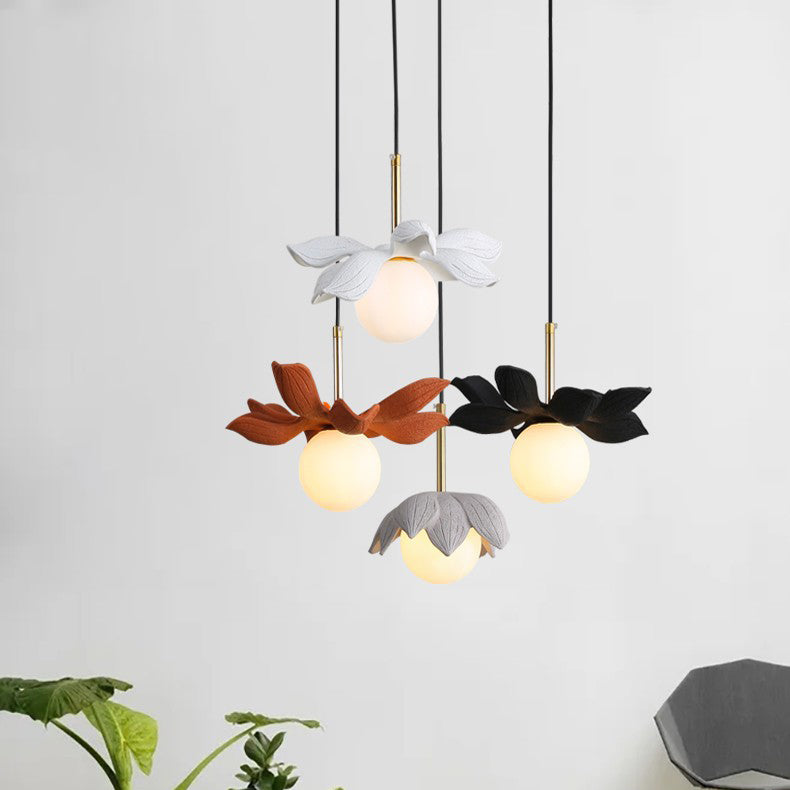 Lustre suspendu à une lumière en métal résine verre feuille personnalisé Orb créatif contemporain pour salon 