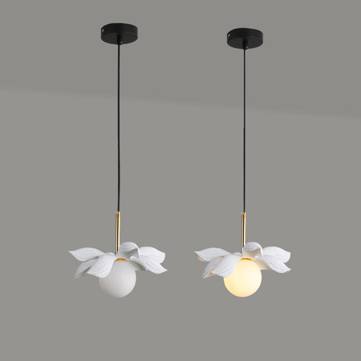 Lustre suspendu à une lumière en métal résine verre feuille personnalisé Orb créatif contemporain pour salon 