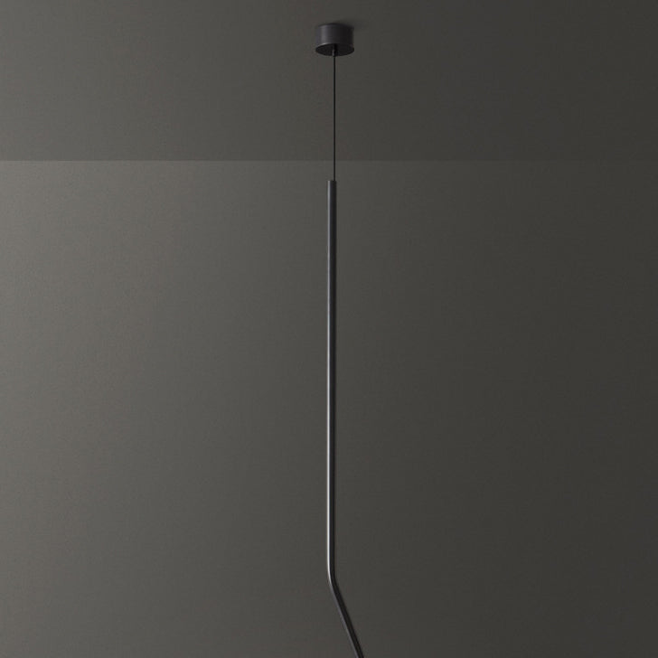 Zeitgenössische skandinavische lange LED-Pendelleuchte aus Messing für das Wohnzimmer 