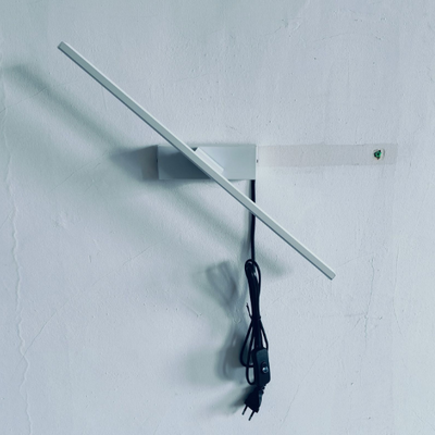 Moderne minimalistische lange rechteckige Silikon-Eisen-LED-Wandleuchte für das Schlafzimmer 