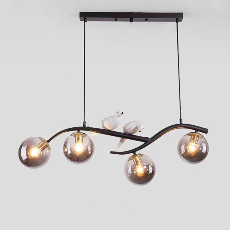 Zeitgenössischer skandinavischer Zauberbohnen-Bend-Birdie-Acryl-Eisen-4-Licht-Kronleuchter für das Wohnzimmer 