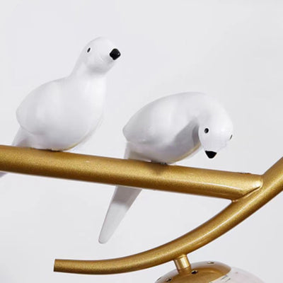 Zeitgenössischer skandinavischer Zauberbohnen-Bend-Birdie-Acryl-Eisen-4-Licht-Kronleuchter für das Wohnzimmer 
