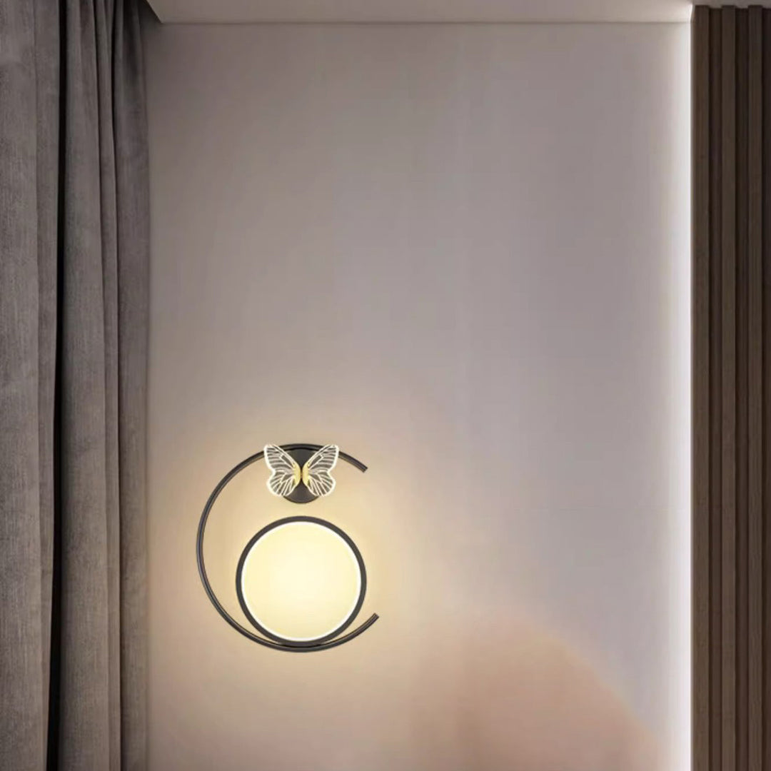 Lampe murale LED en fer en silicone incurvée moderne de luxe en forme de papillon pour salon 