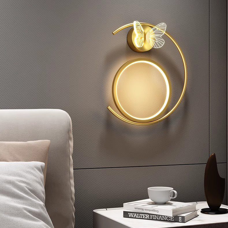 Lampe murale LED en fer en silicone incurvée moderne de luxe en forme de papillon pour salon 