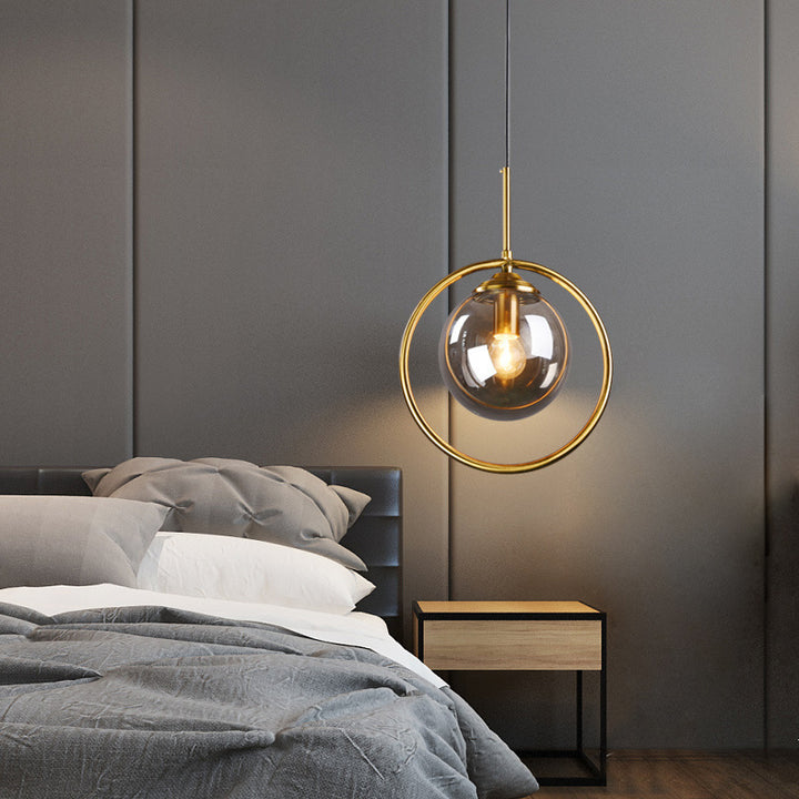 Zeitgenössische nordische runde Kugel Glas Eisen 1-Licht Pendelleuchte für Wohnzimmer 