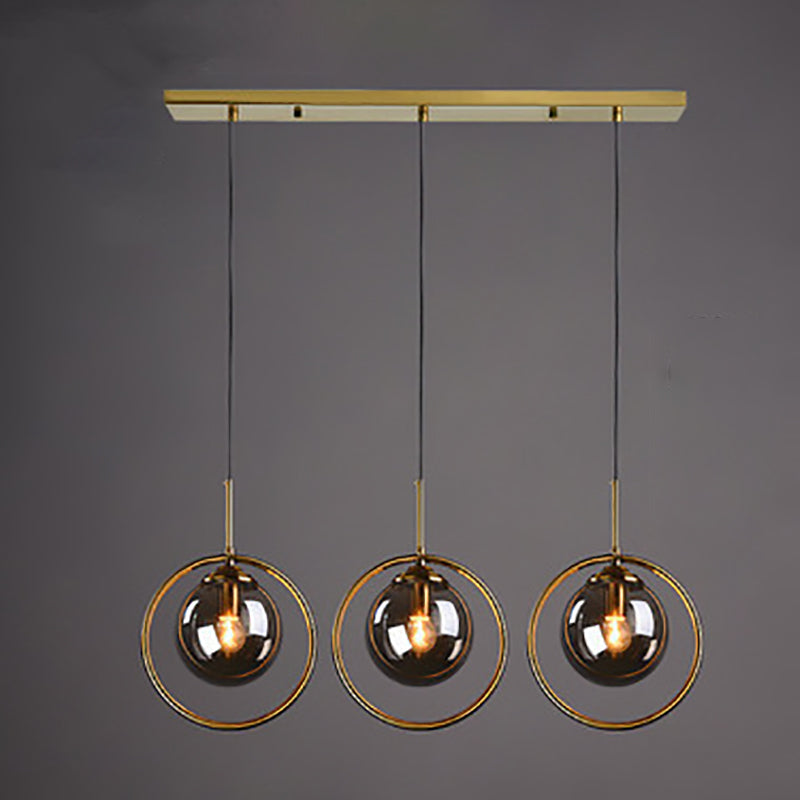 Zeitgenössische skandinavische runde Kugel lange Platte Glas Eisen 3-Licht Kronleuchter für Wohnzimmer 