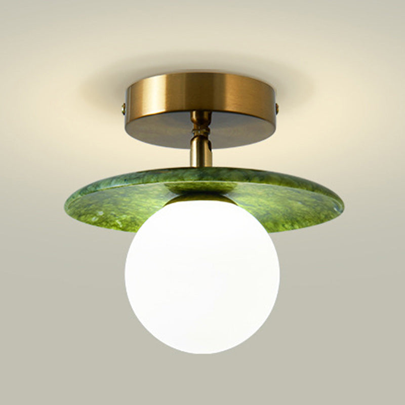 Zeitgenössische kreative runde Kugel Glas Jade Hardware 1-Licht Semi-Flush Mount Deckenleuchte für Wohnzimmer 