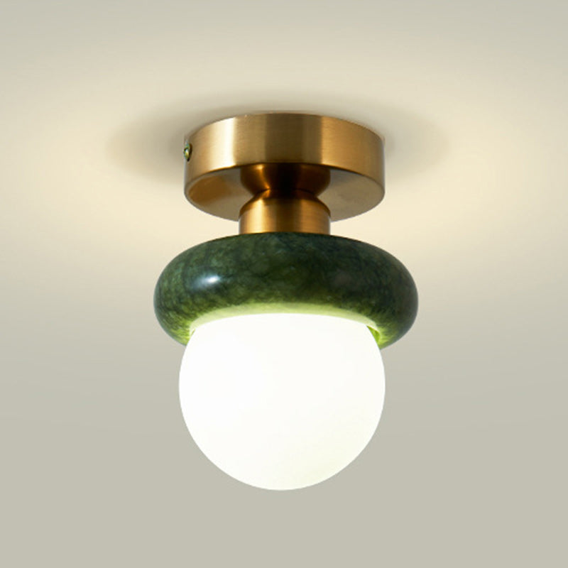 Zeitgenössische kreative runde Kugel Glas Jade Hardware 1-Licht Semi-Flush Mount Deckenleuchte für Wohnzimmer 