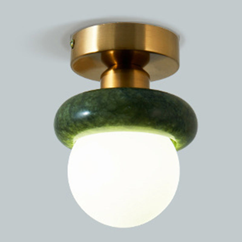 Zeitgenössische kreative runde Kugel Glas Jade Hardware 1-Licht Semi-Flush Mount Deckenleuchte für Wohnzimmer 