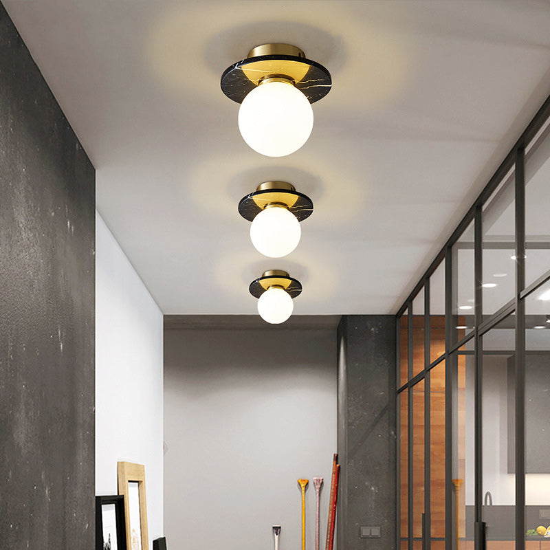 Zeitgenössisches nordisches rundes Magic Bean Glas Marmor Kupfer 1-Licht Semi-Flush Mount Deckenleuchte für Schlafzimmer 