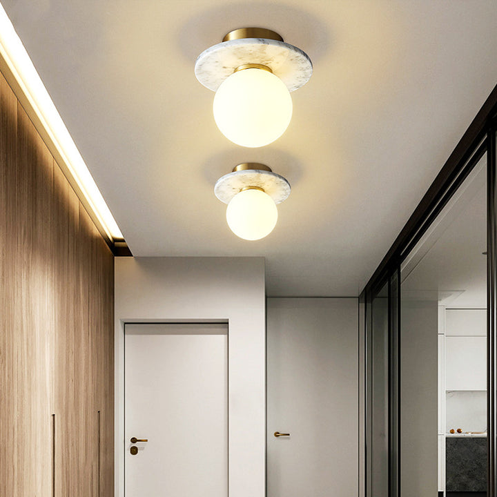Zeitgenössisches nordisches rundes Magic Bean Glas Marmor Kupfer 1-Licht Semi-Flush Mount Deckenleuchte für Schlafzimmer 