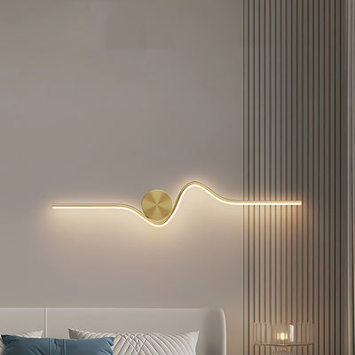 Lampe murale LED en laiton silicone à ligne courbe simplicité moderne pour chambre 