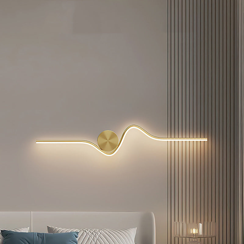 Lampe murale LED en laiton silicone à ligne courbe simplicité moderne pour chambre 