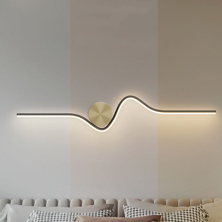مصباح حائط LED من السيليكون والنحاس مع خط دائري بسيط حديث لغرفة النوم 