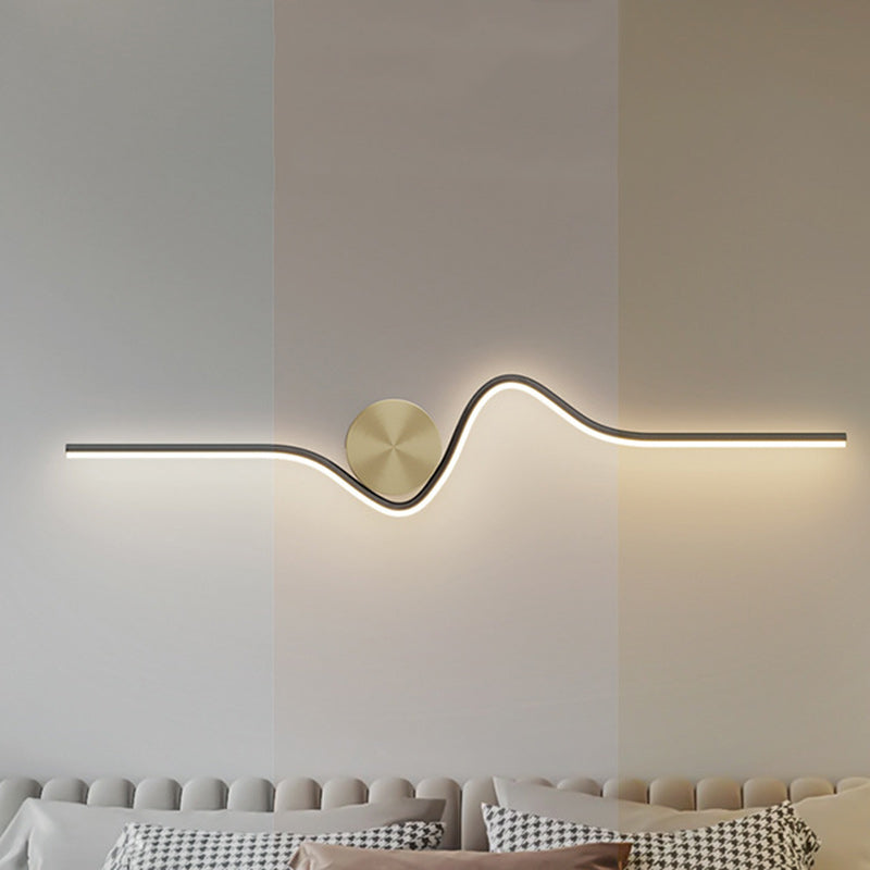 Lampe murale LED en laiton silicone à ligne courbe simplicité moderne pour chambre 