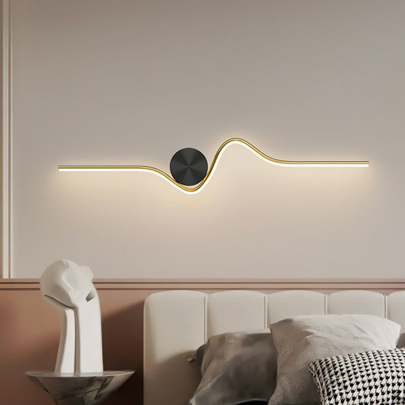 Lampe murale LED en laiton silicone à ligne courbe simplicité moderne pour chambre 