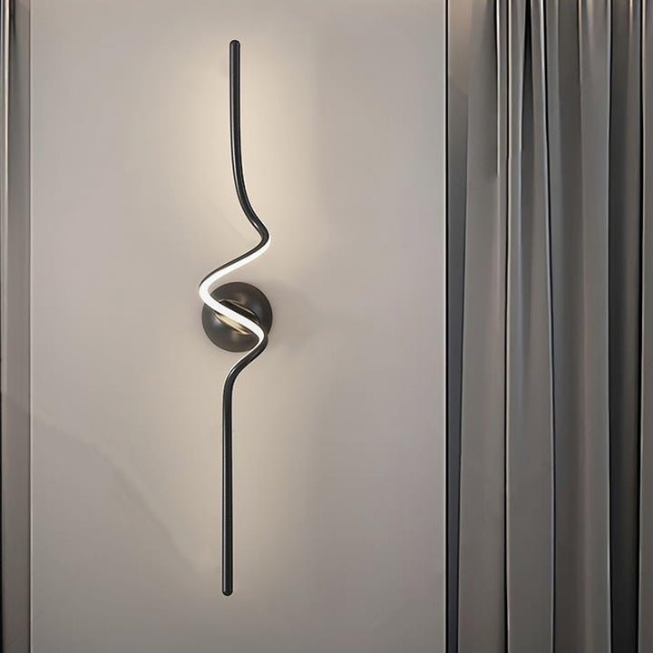 Zeitgenössische kreative Linie Biegung Lange Silikon Aluminium LED Wandleuchte für Schlafzimmer 