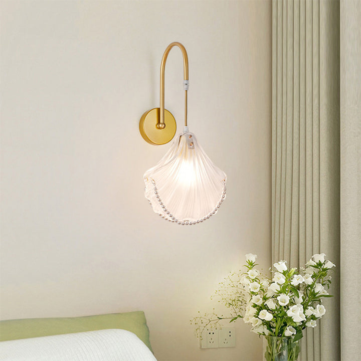 Applique murale 1 lumière avec abat-jour en verre, coquille de perle et plumes rondes traditionnelles françaises pour chambre à coucher 
