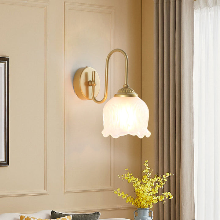 Traditionelle französische florale runde Glas-Eisen-Wandleuchte mit 1 Licht für das Schlafzimmer 